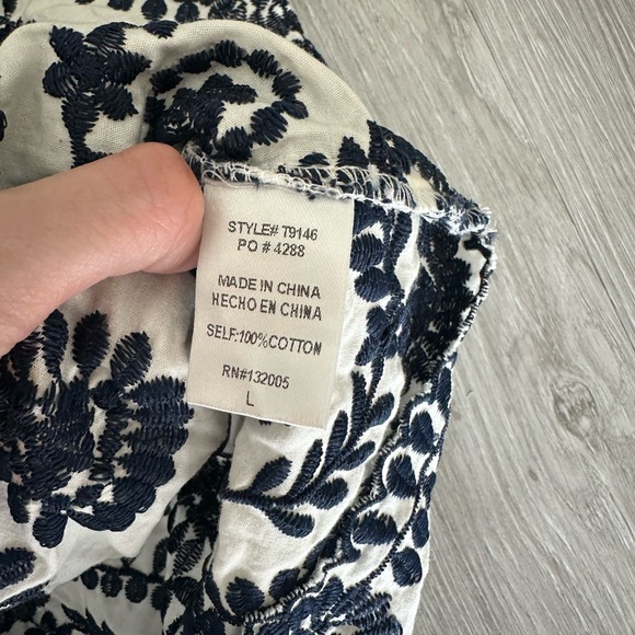 Entro Embroidered Off-Shoulder Top - Picture 4 of 4